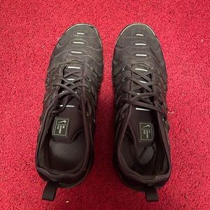 Im Selling my Black Nike Vapormax’s. Size 13